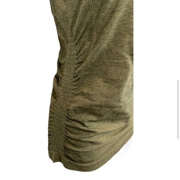 Lululemon In The Flow Tank - Picture 3 of 3